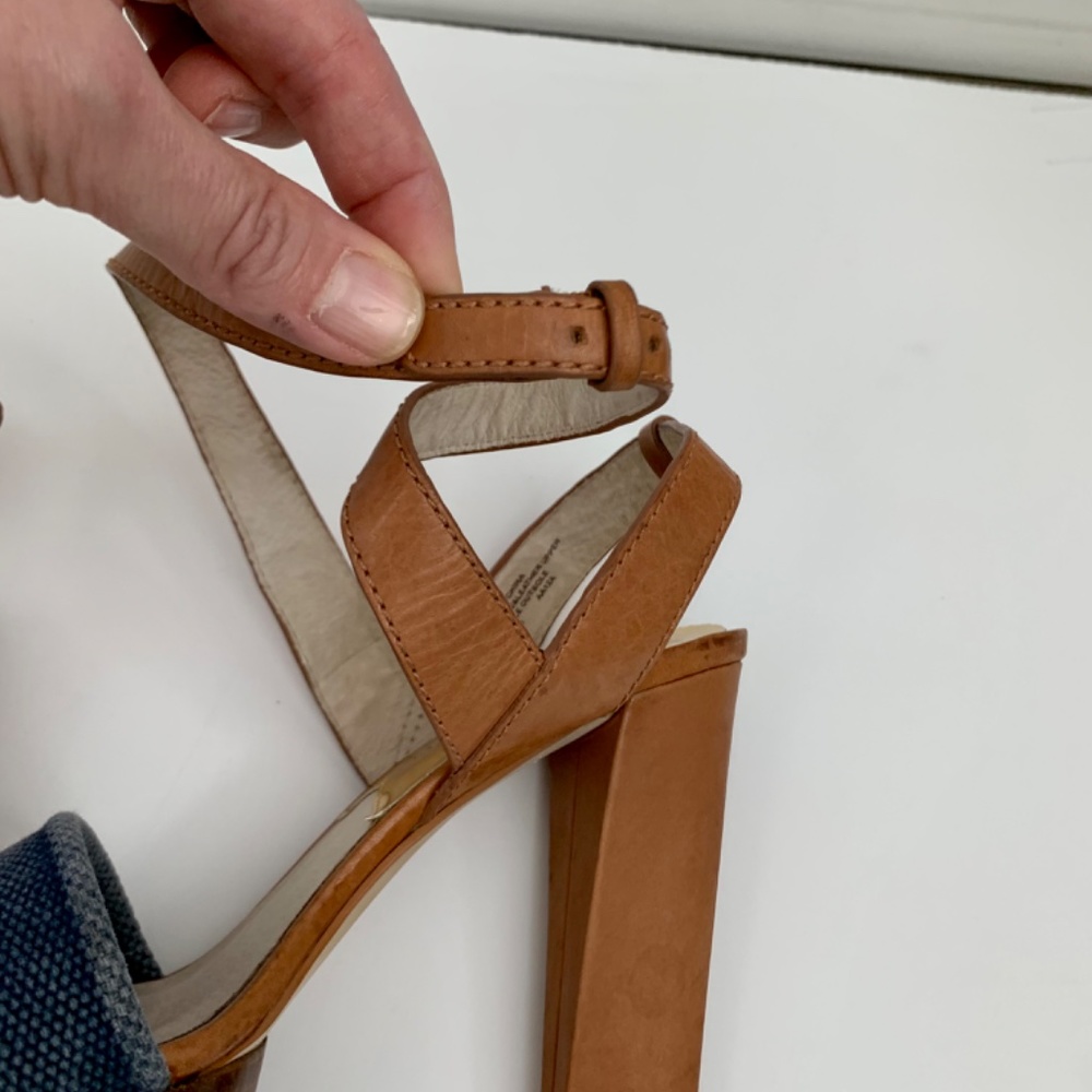 Michael Kors Summer Heels *Buckle Missing - Picture 13 of 16